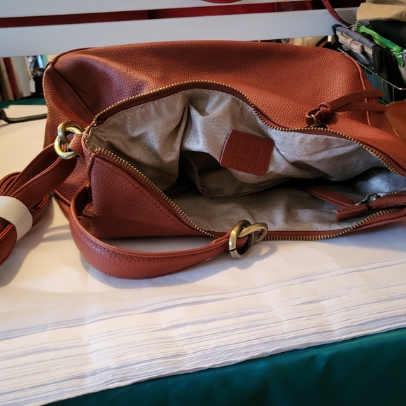 Joy Susan Vegan Leather Bag - Picture 5 of 5